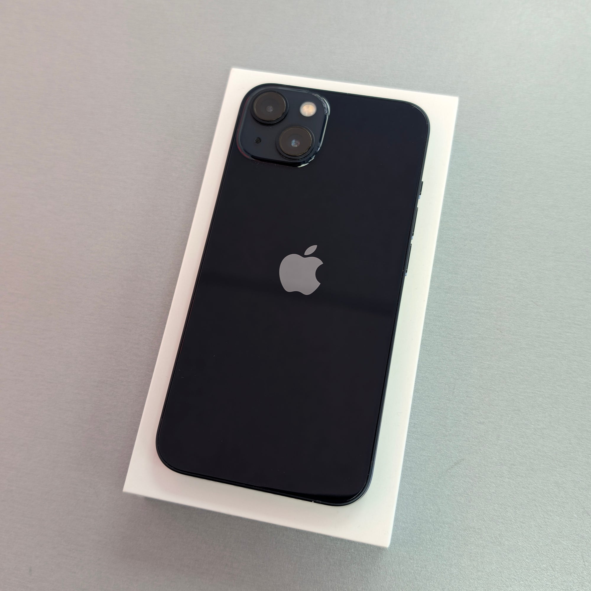 Apple iPhone 13 128GB Midnight - 100% Battery Health
