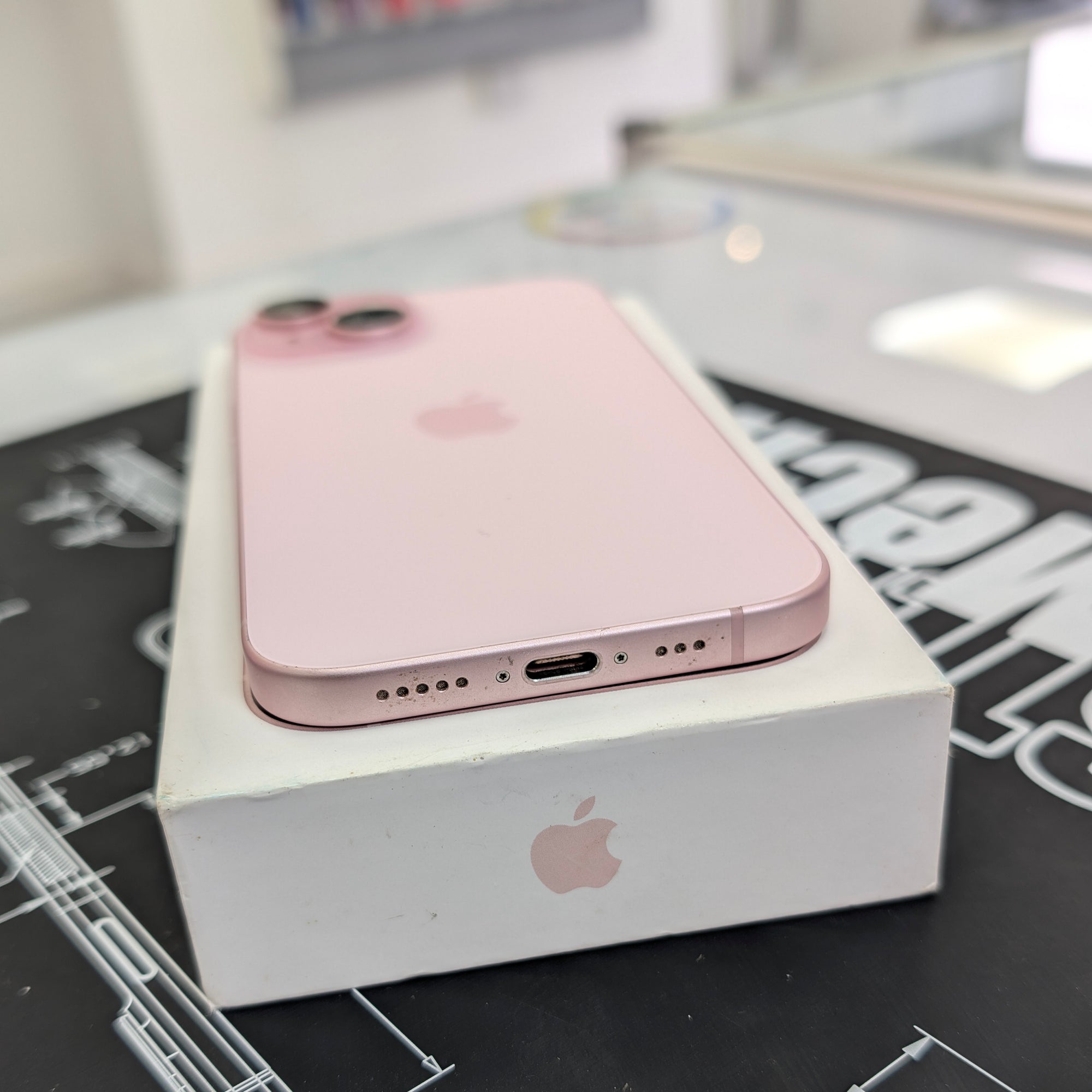Apple iPhone 15 128GB Pink 100% Battery Health