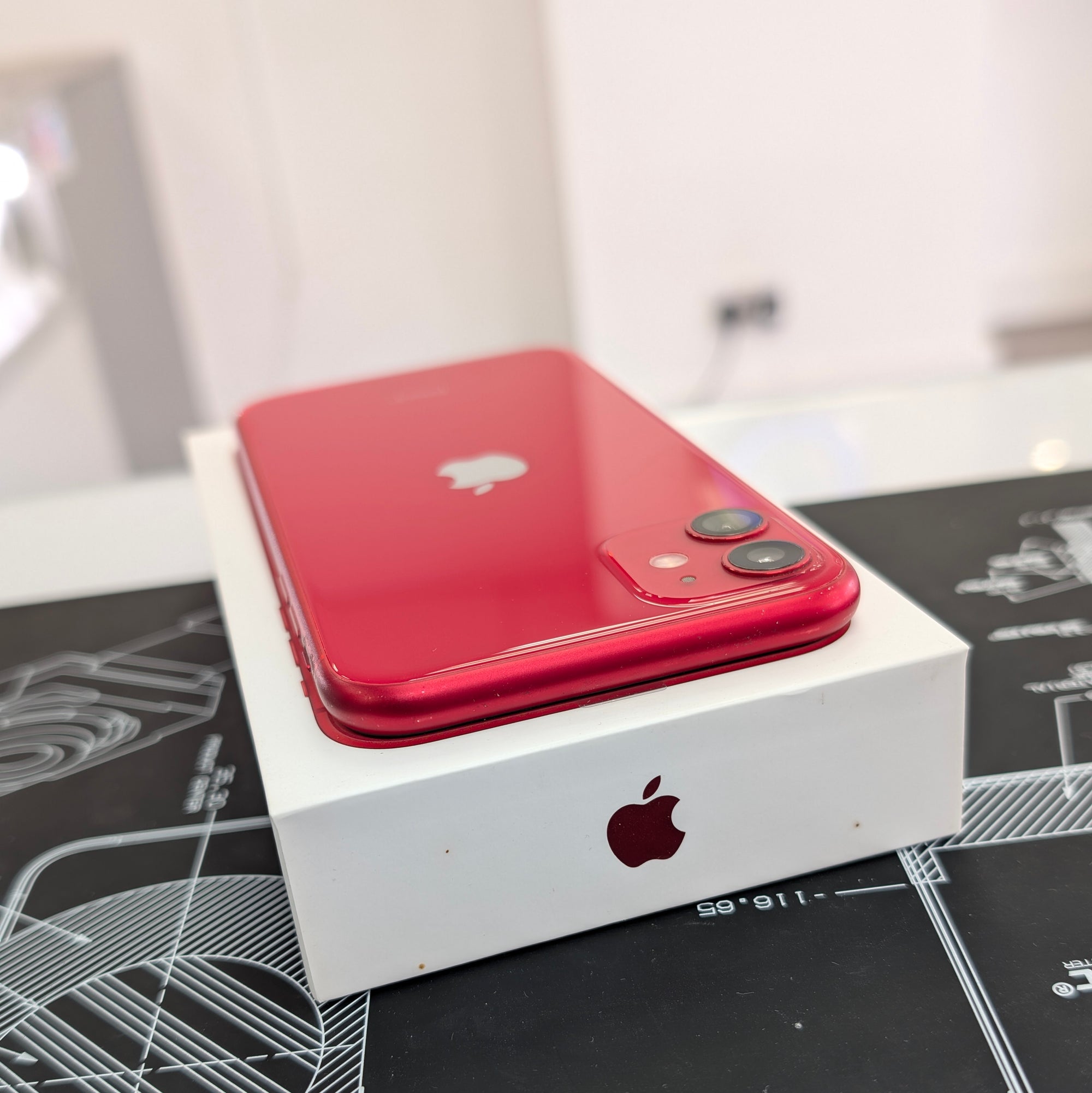 Apple iPhone 11 64GB Product Red Unlocked - NO FACE ID