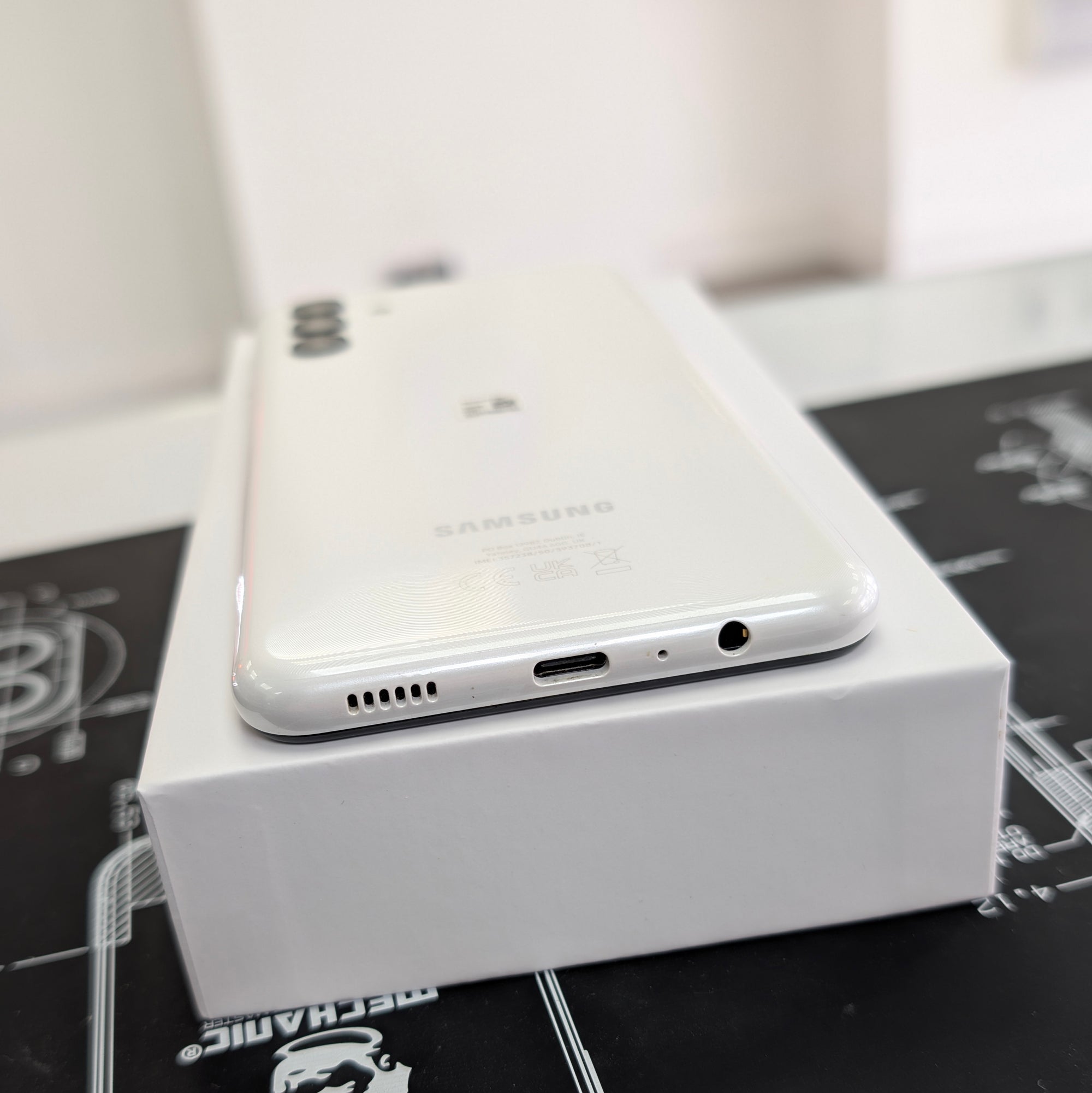 Samsung Galaxy A04S 32GB Unlocked White