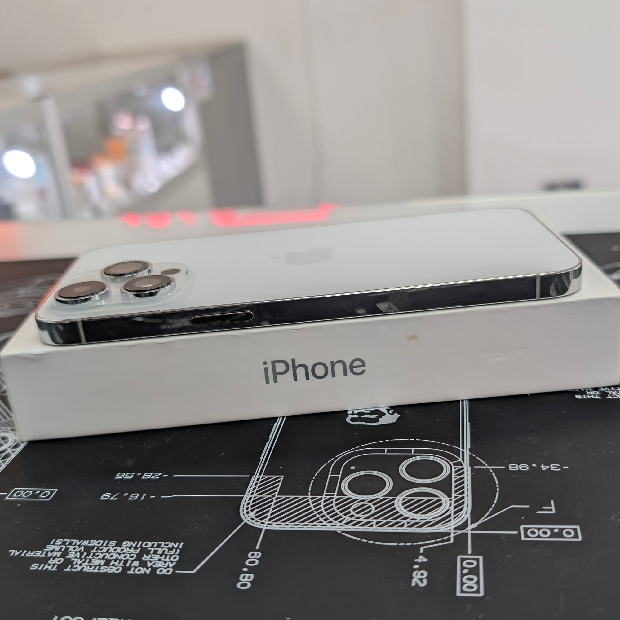 Apple iPhone 14 Pro Max Silver 128GB - 100% Battery Health