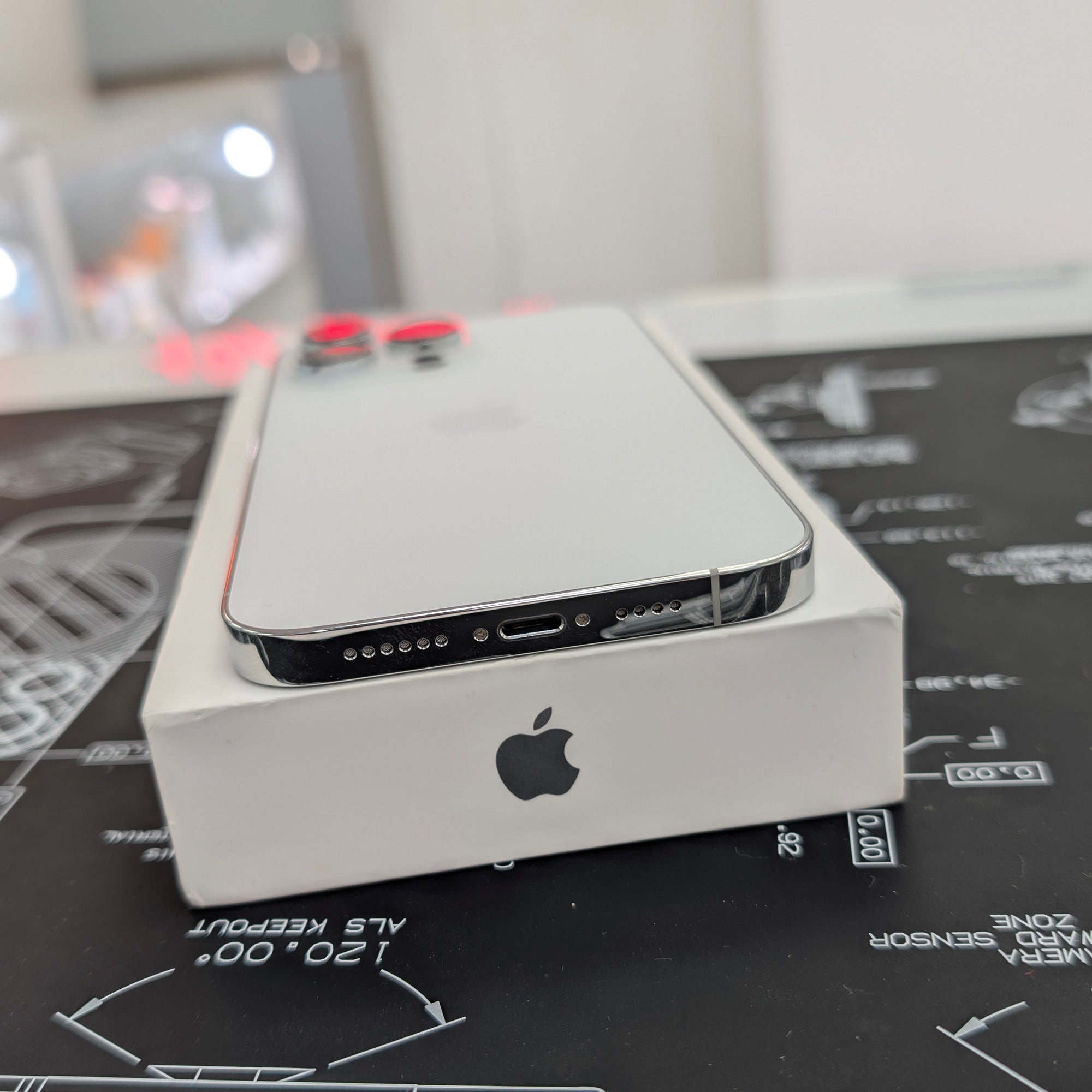 Apple iPhone 14 Pro Max Silver 128GB - 100% Battery Health