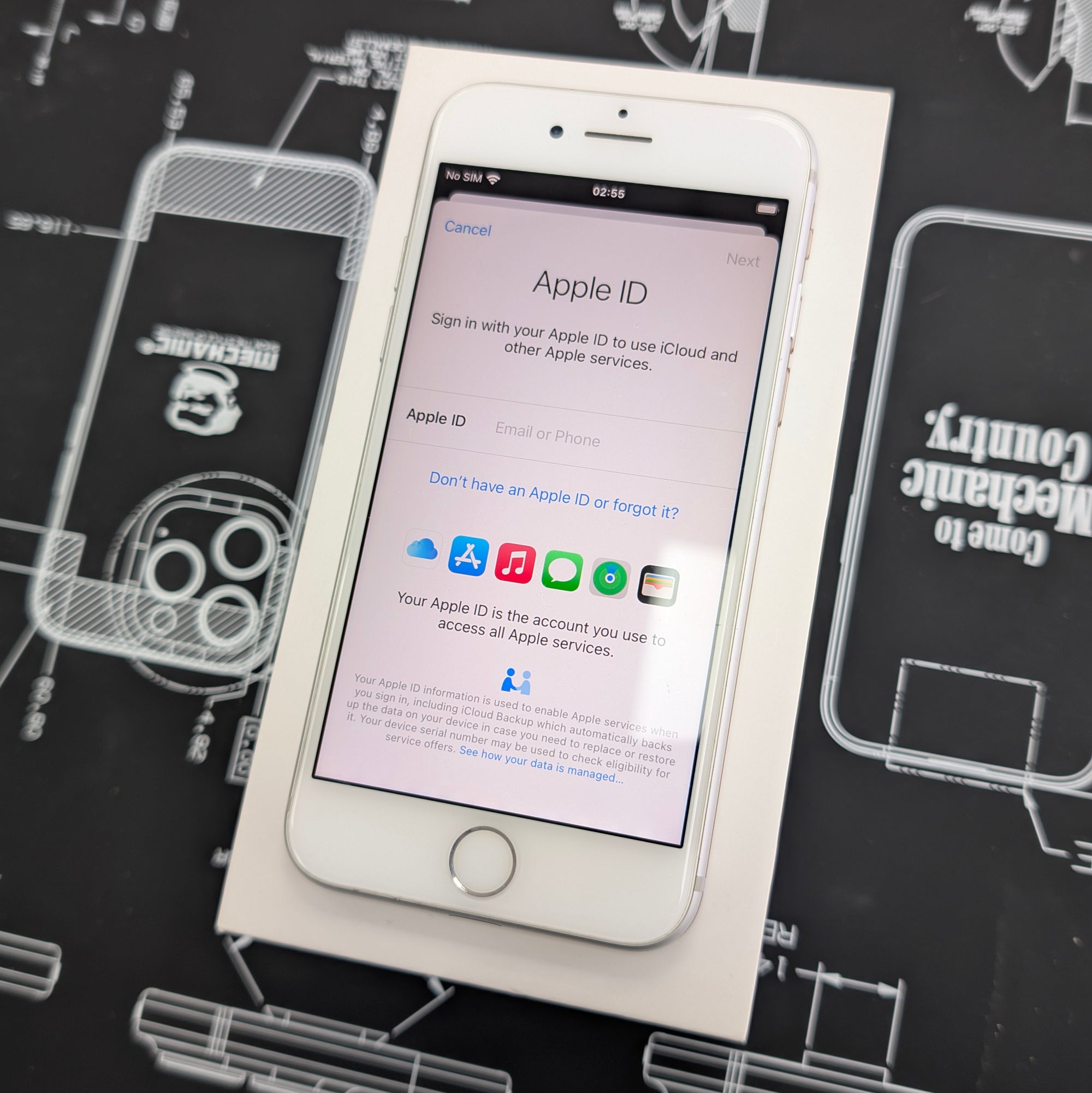 Apple iPhone 7 32GB Silver Unlocked