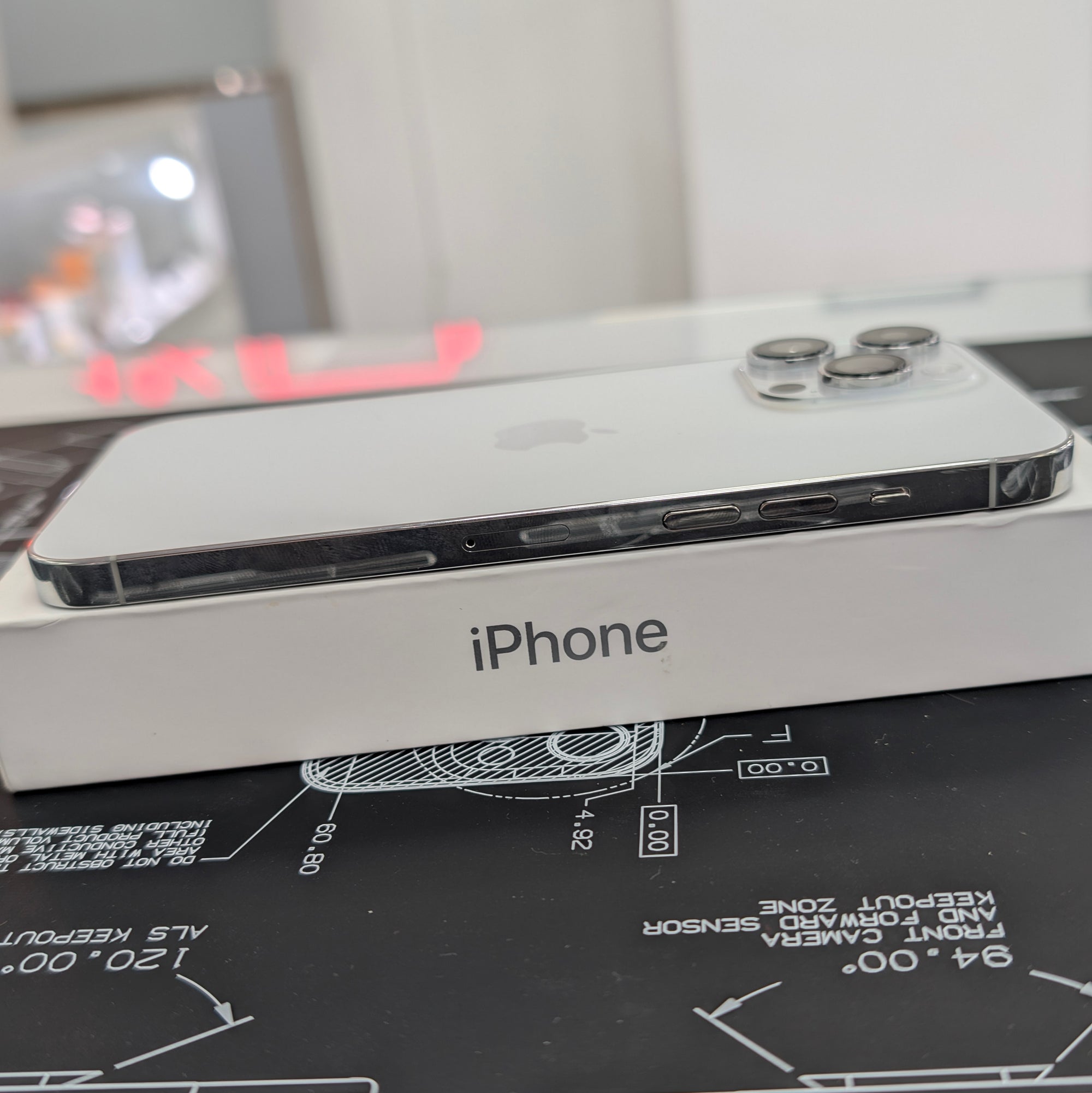 Apple iPhone 14 Pro Max Silver 128GB - 100% Battery Health