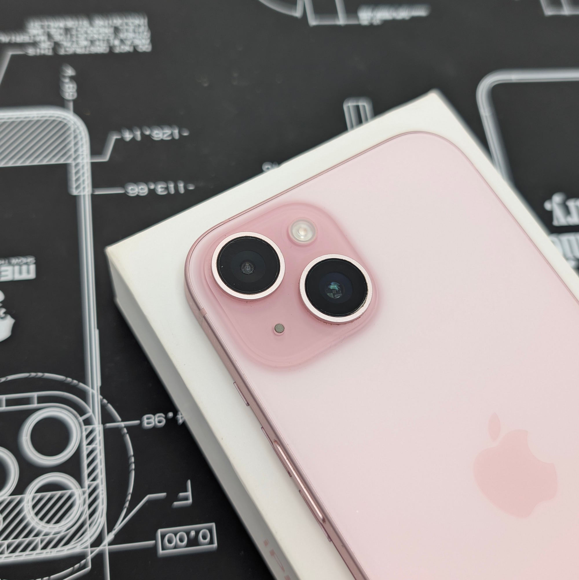 Apple iPhone 15 128GB Pink