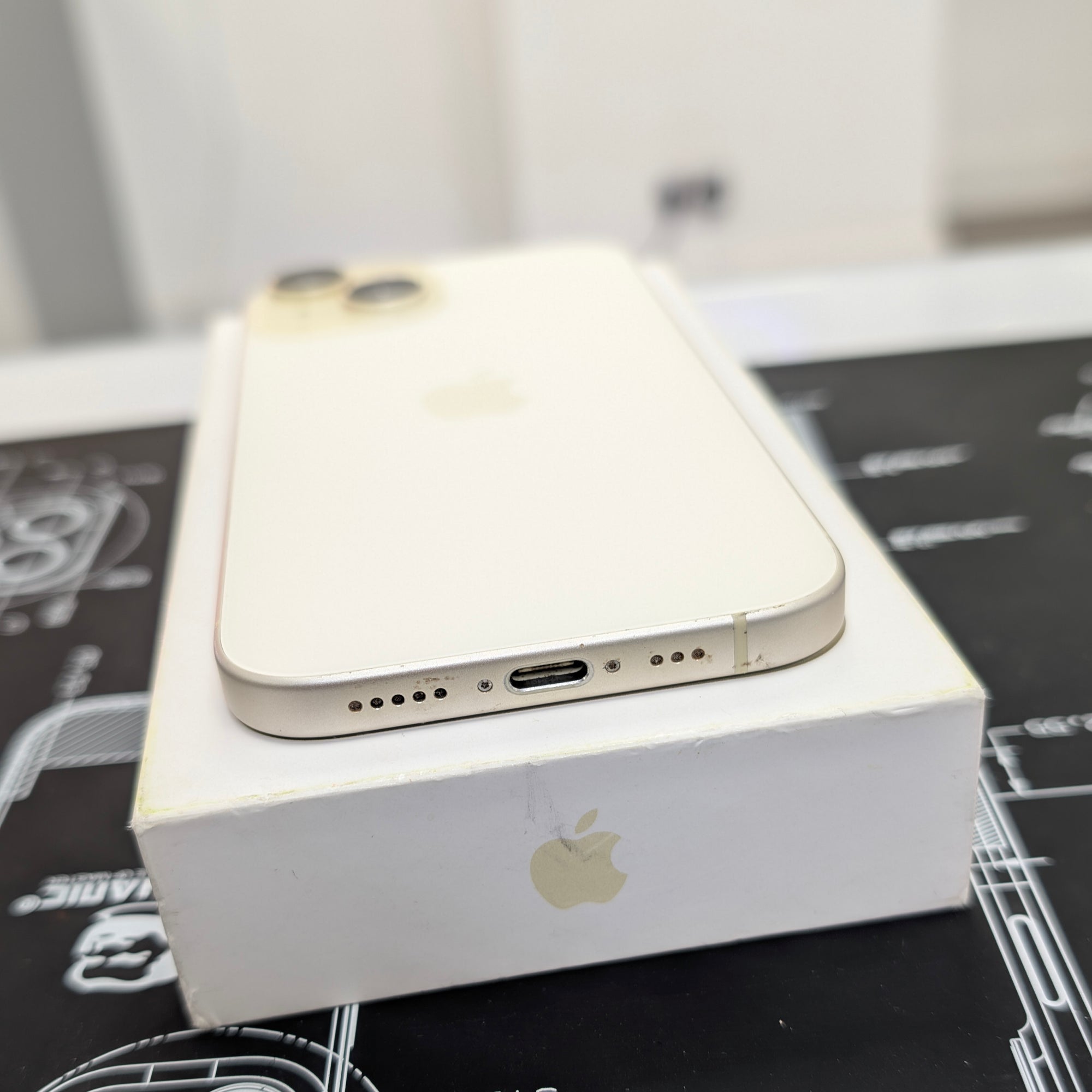 Apple iPhone 15 128GB Yellow 100% Battery Health