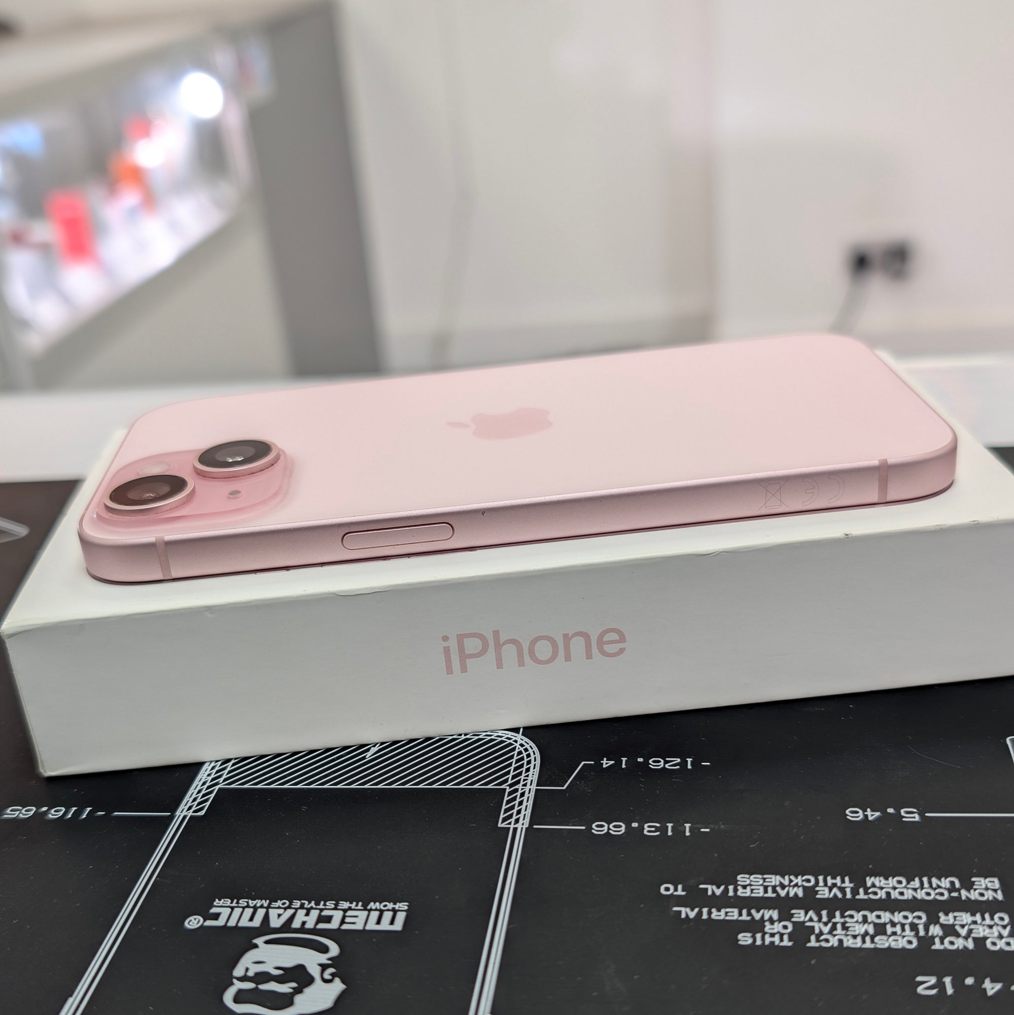 Apple iPhone 15 128GB Pink