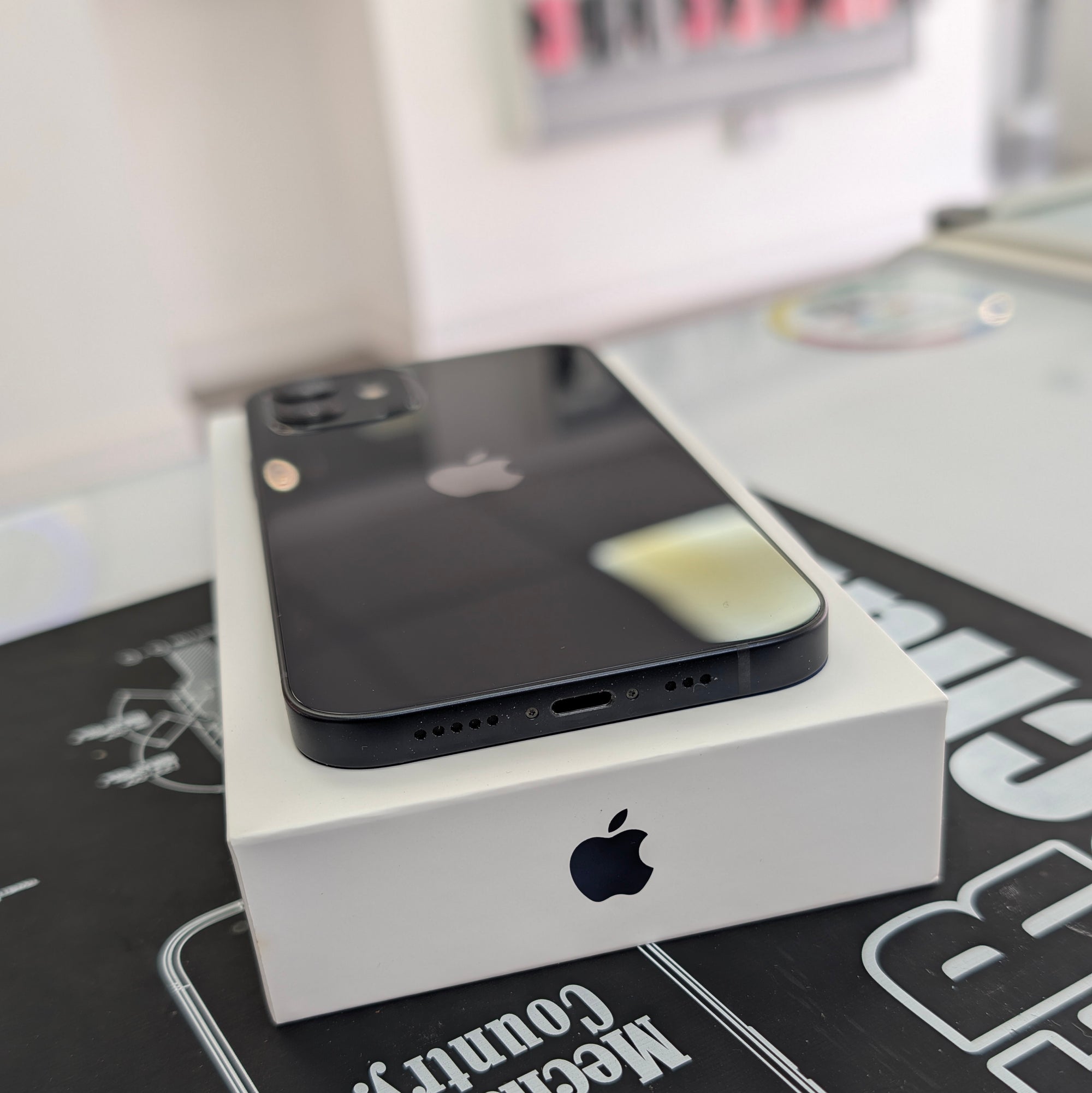 Apple iPhone 12 64GB Black 99% Battery Health