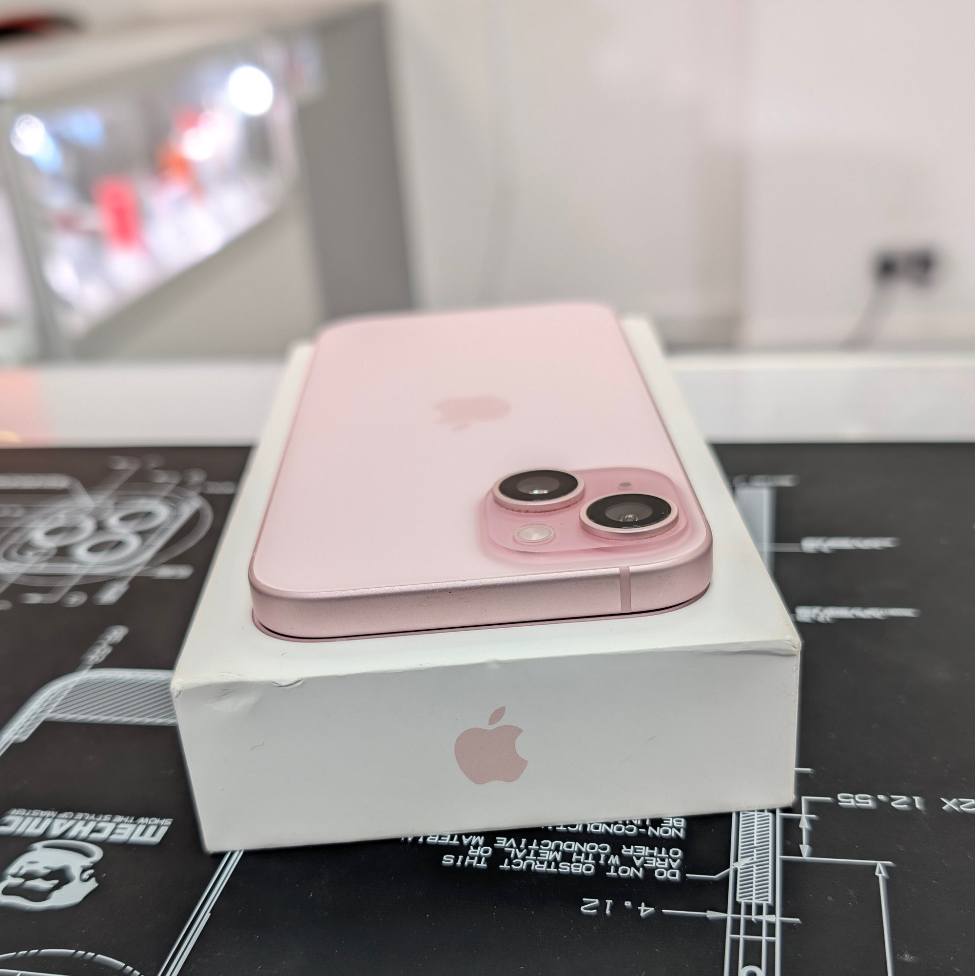 Apple iPhone 15 128GB Pink