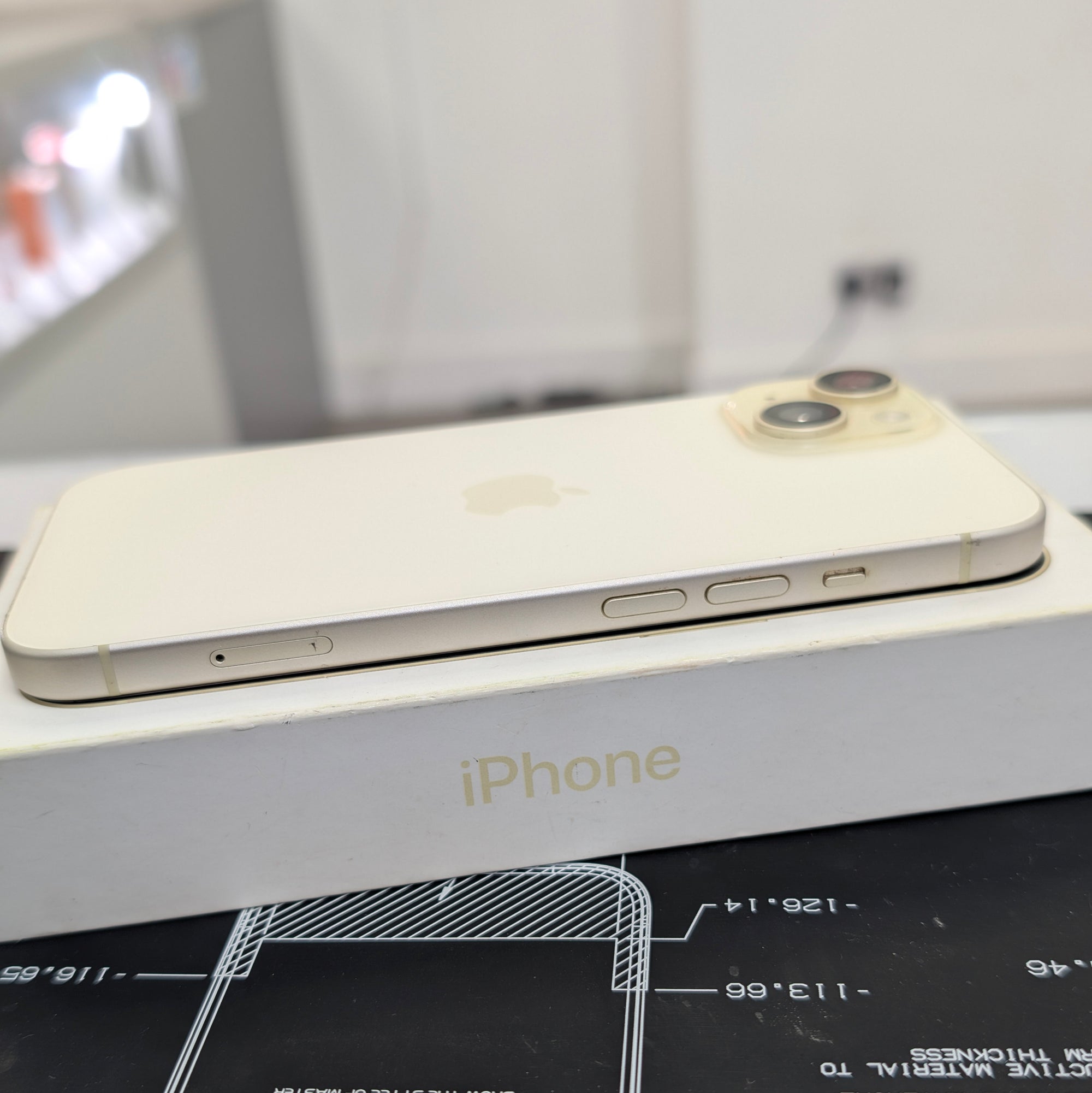 Apple iPhone 15 128GB Yellow 100% Battery Health