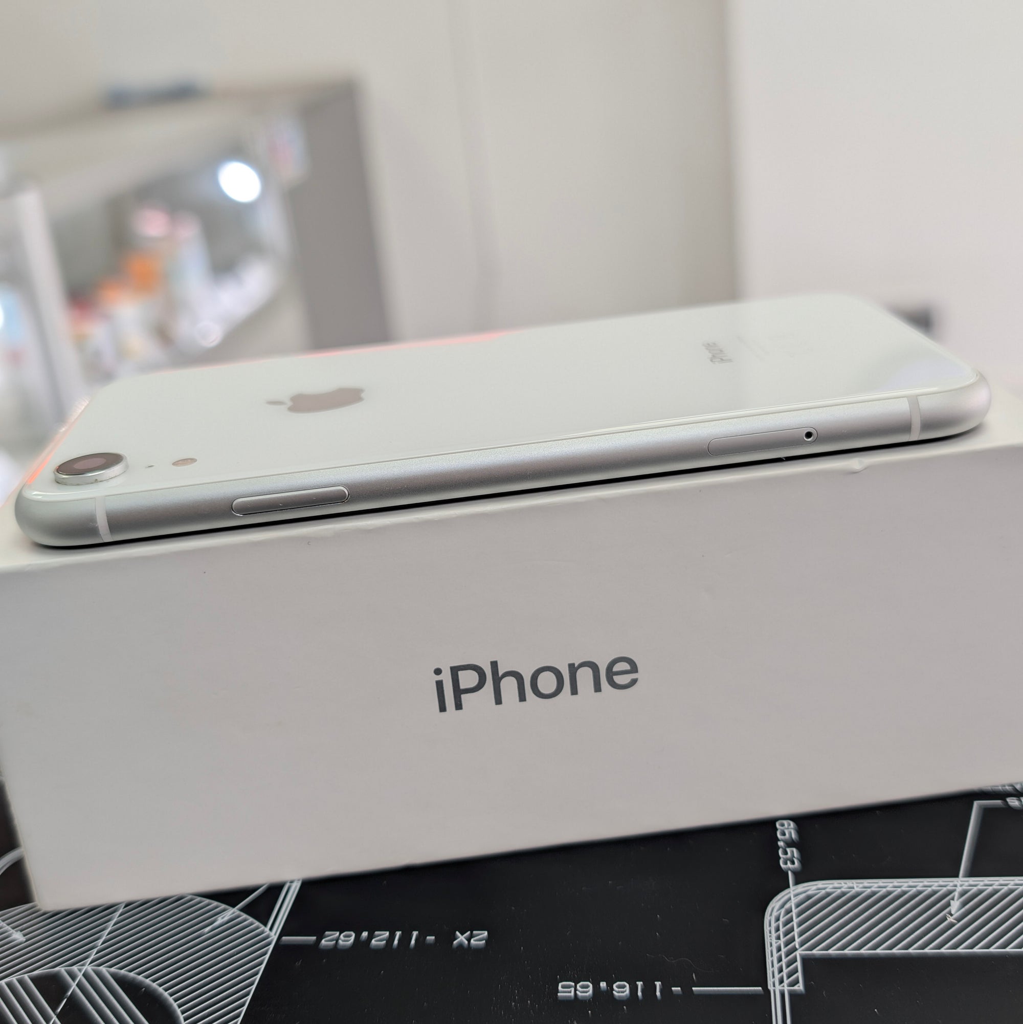 Apple iPhone XR 128GB White 93% Battery Health