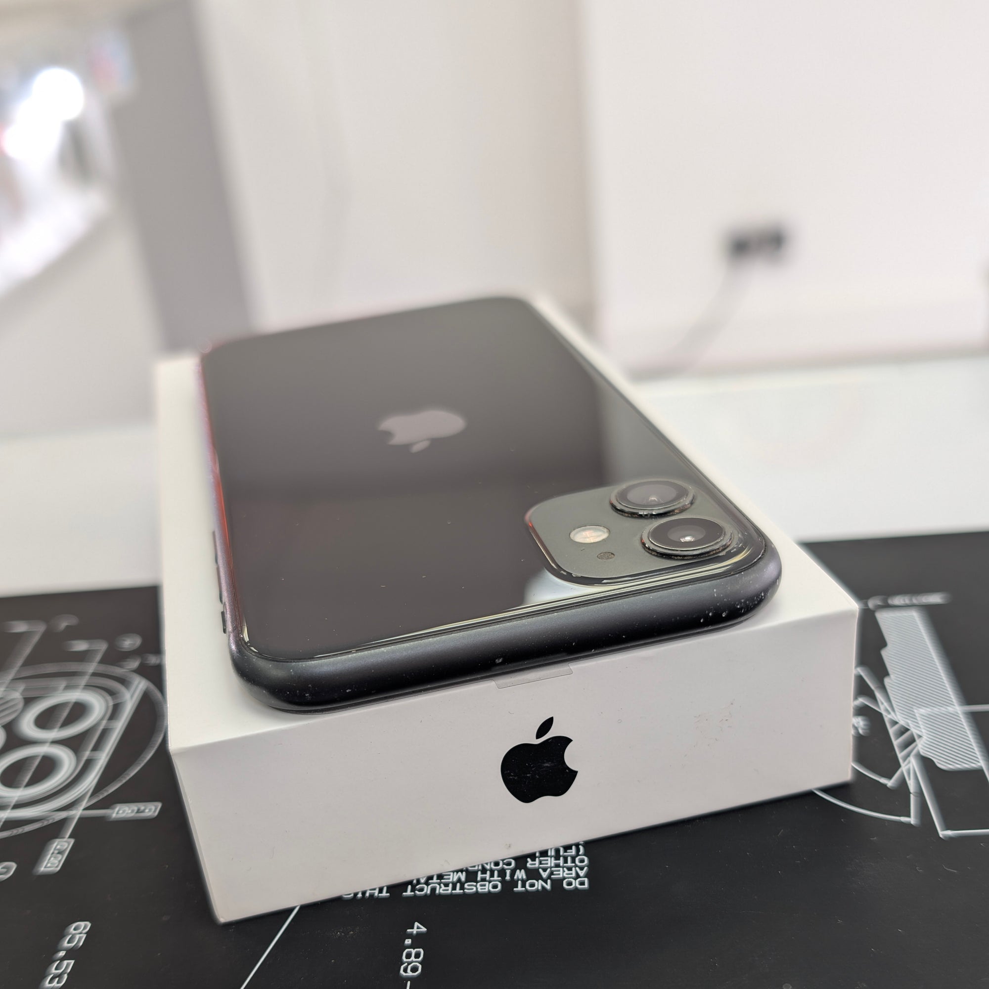 Apple iPhone 11 64GB Black Unlocked 100% - NO FACE ID