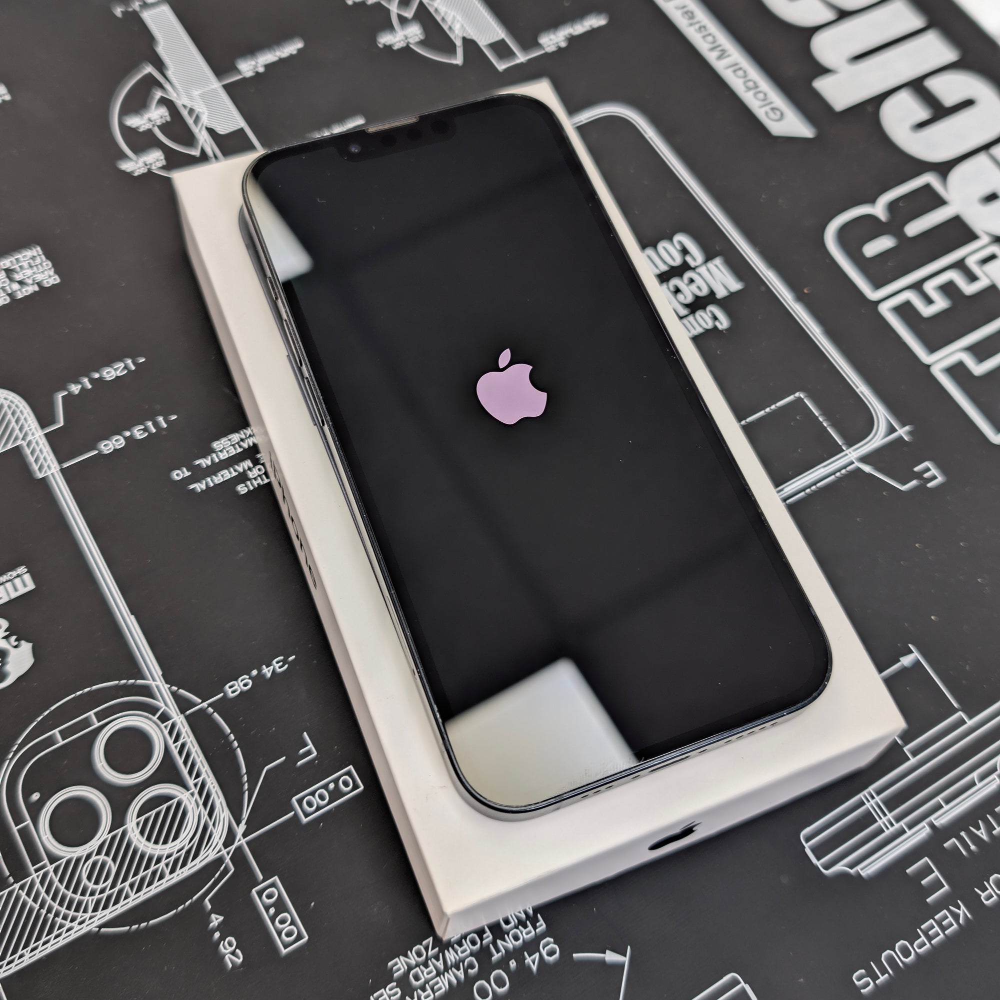 Apple iPhone 13 128GB Midnight 100% Battery