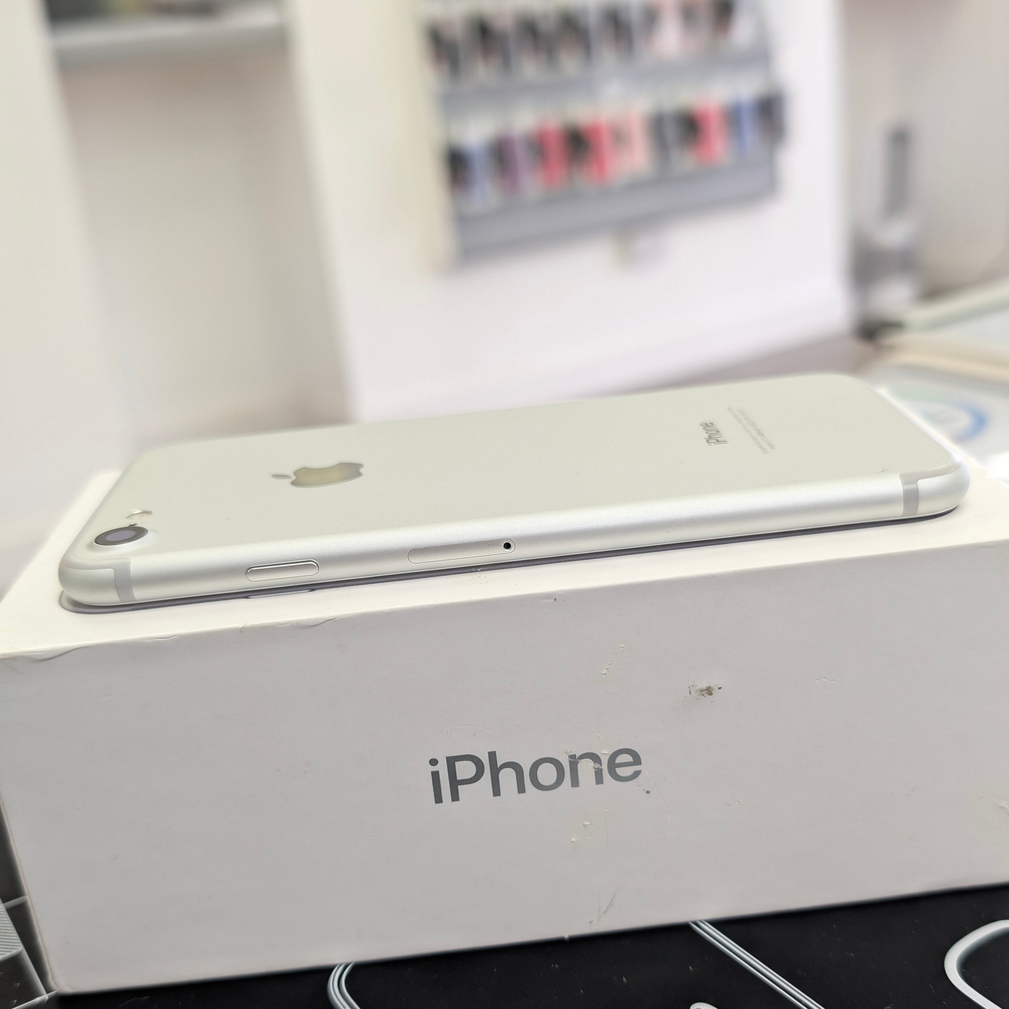 Apple iPhone 7 silver 32GB - Unlocked