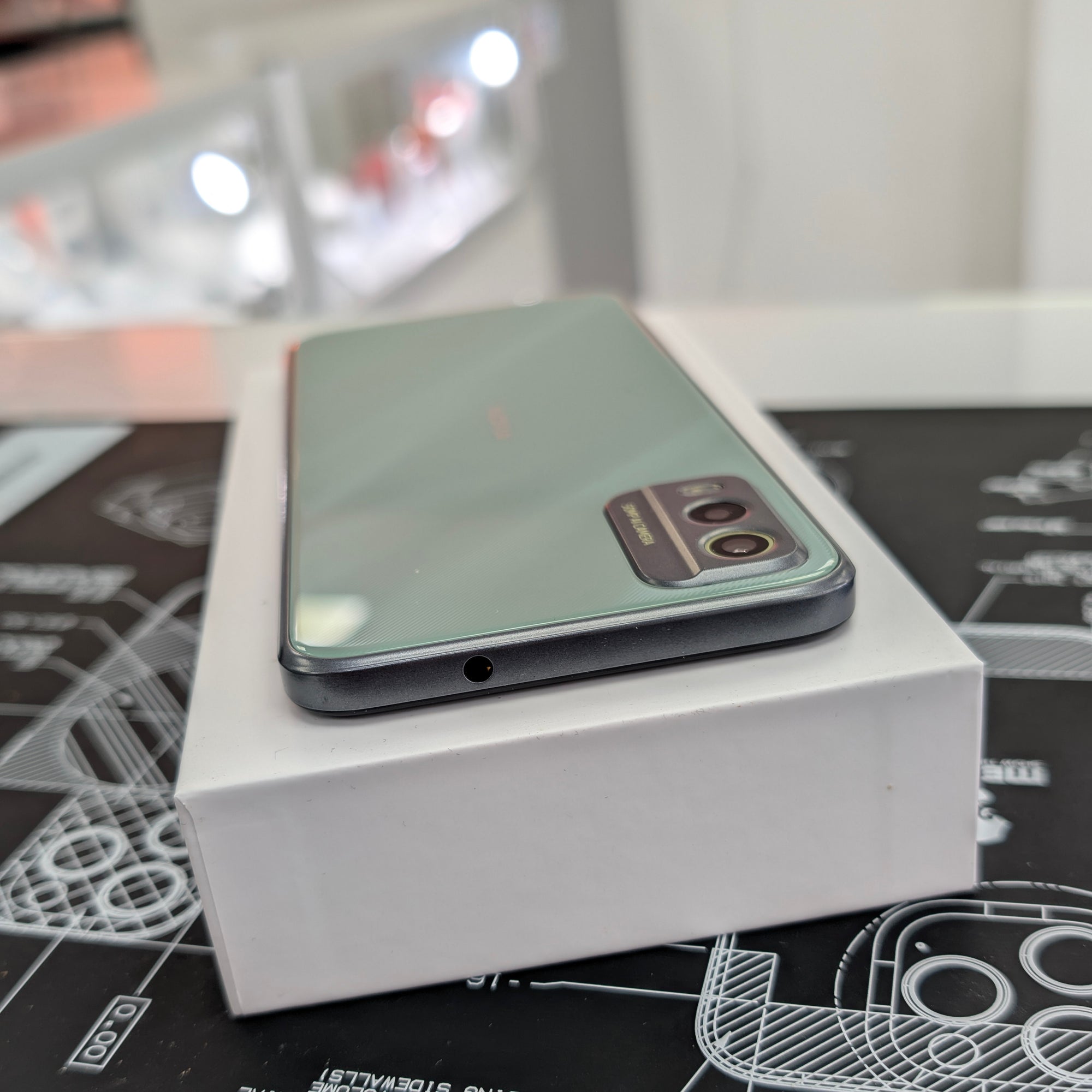 Nokia C32 - Android Phone - 128GB &amp; Autumn Green