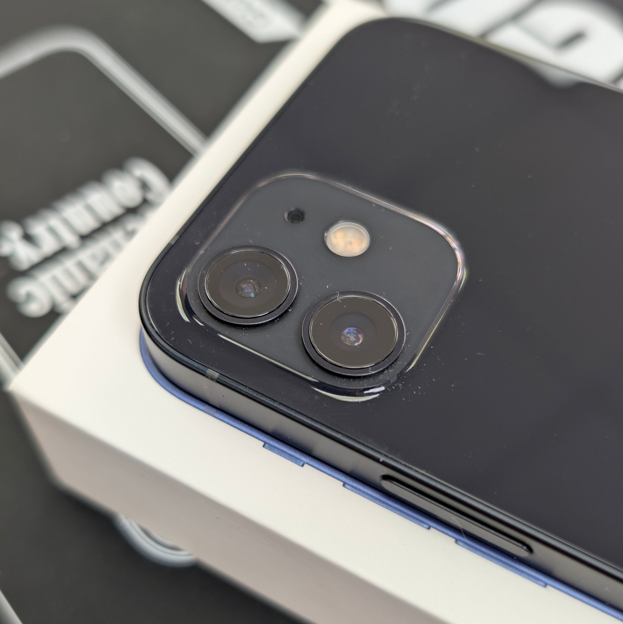 Apple iPhone 12 64GB Black 99% Battery Health