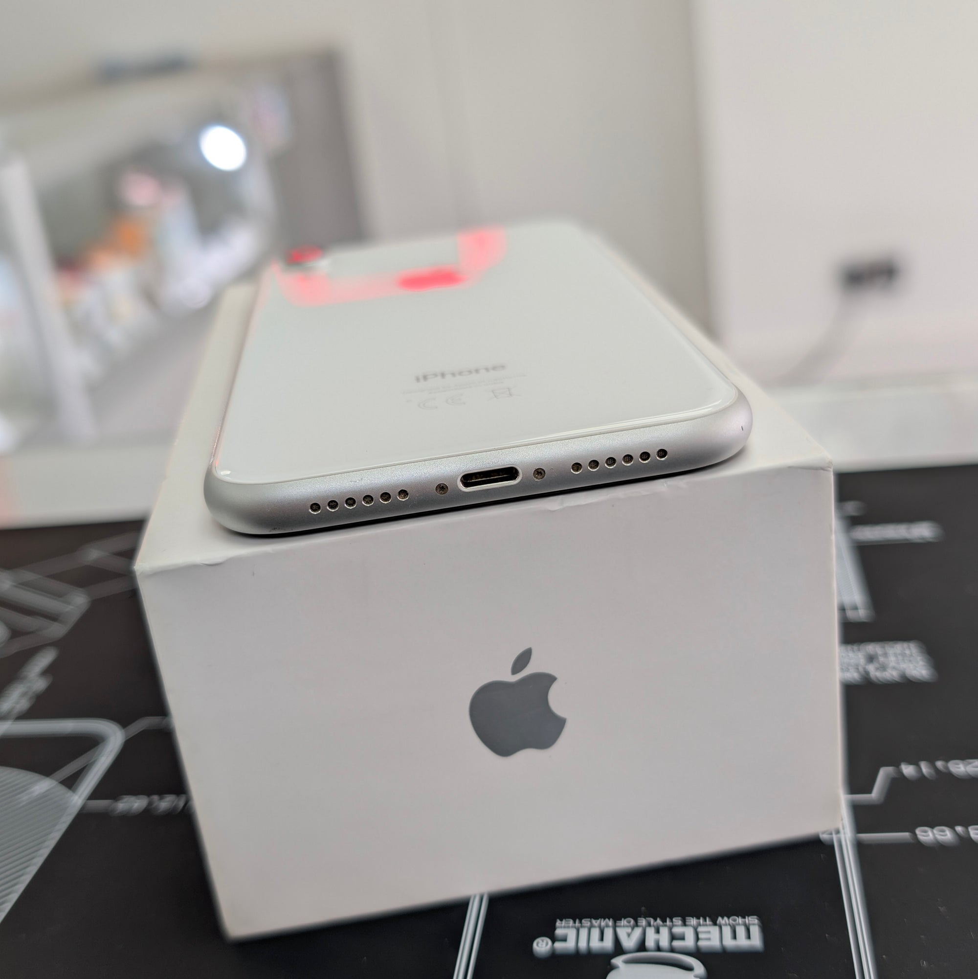 Apple iPhone XR 128GB White 93% Battery Health