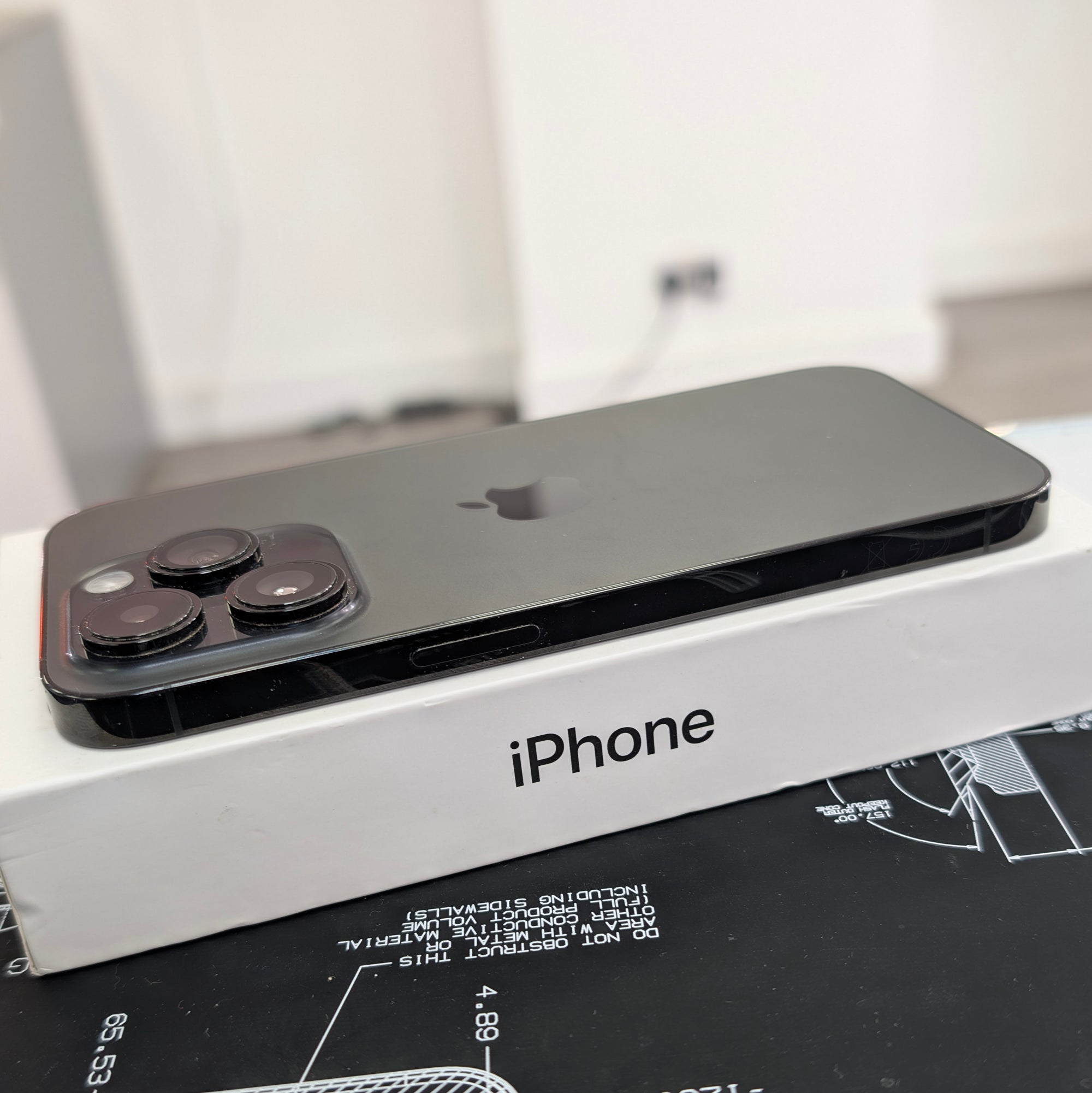 Apple iPhone 14 Pro - Black 128GB &amp; 100% Battery Health