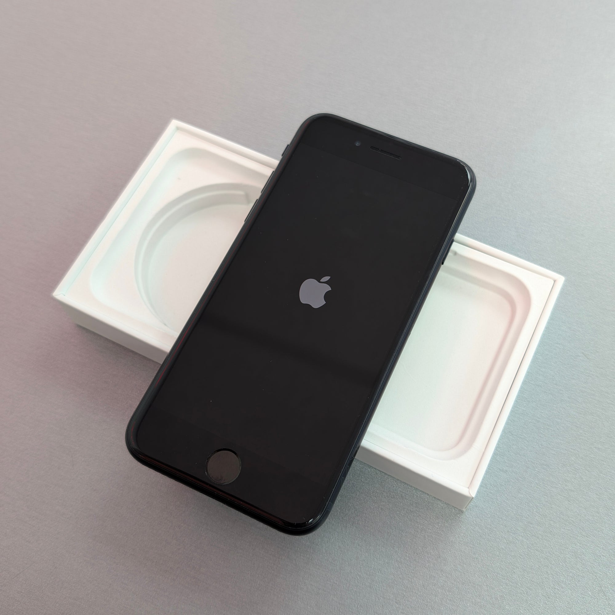 Apple iPhone SE 3rd Generation (2022) 64GB Black 98% Battery Health